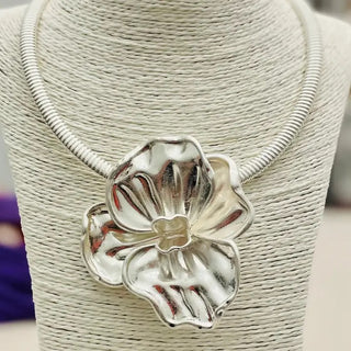 Vintage Flower Choker Matte Silver