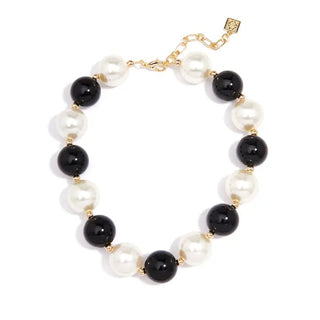 Oversized Pearl Collar Necklace